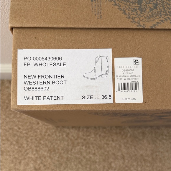 Free People- White Patent New Frontier Western Ankle Boots NIB- Size 6.5 (36.5) - Picture 10 of 11